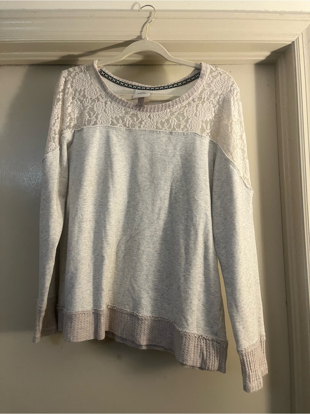 Knox Rose Light Gray Sweater with Cream Lace Yoke